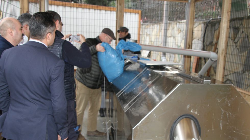 Composting at MEF Schools, Istanbul, Turkey Big Hanna composter